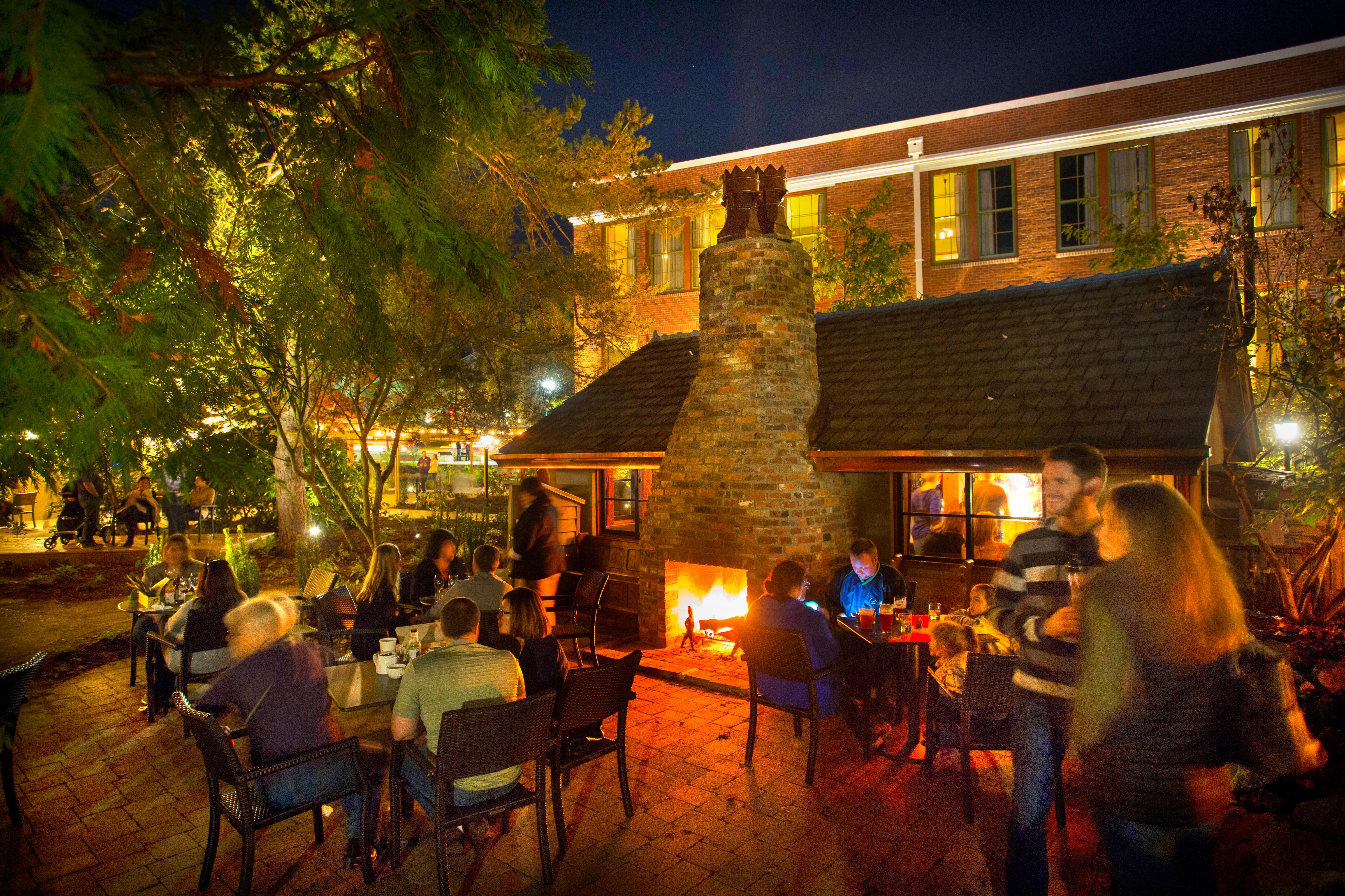 McMenamins Anderson School Hotel Bothell Buitenkant foto