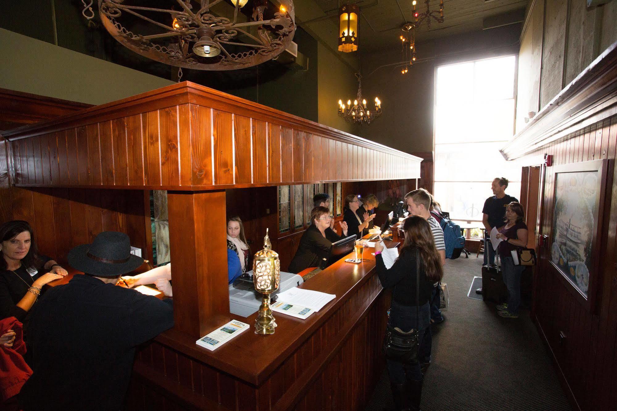 McMenamins Anderson School Hotel Bothell Buitenkant foto