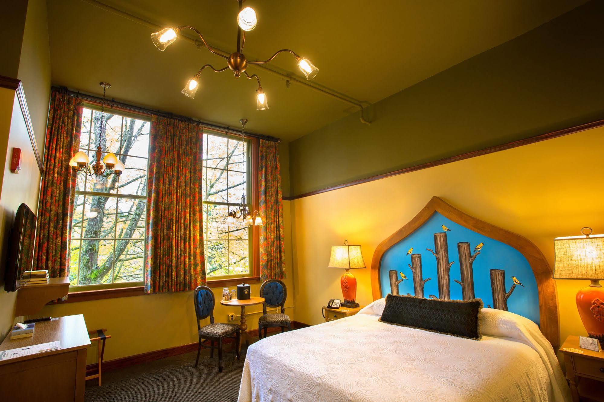 McMenamins Anderson School Hotel Bothell Buitenkant foto