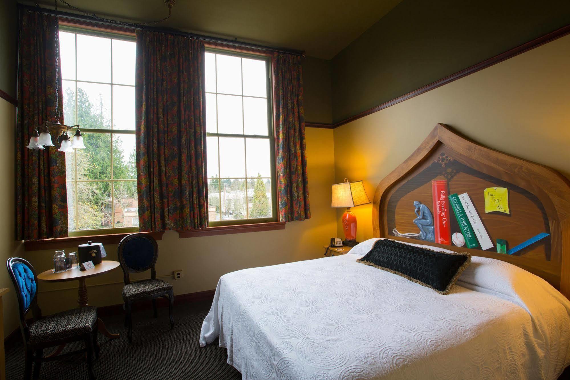 McMenamins Anderson School Hotel Bothell Buitenkant foto