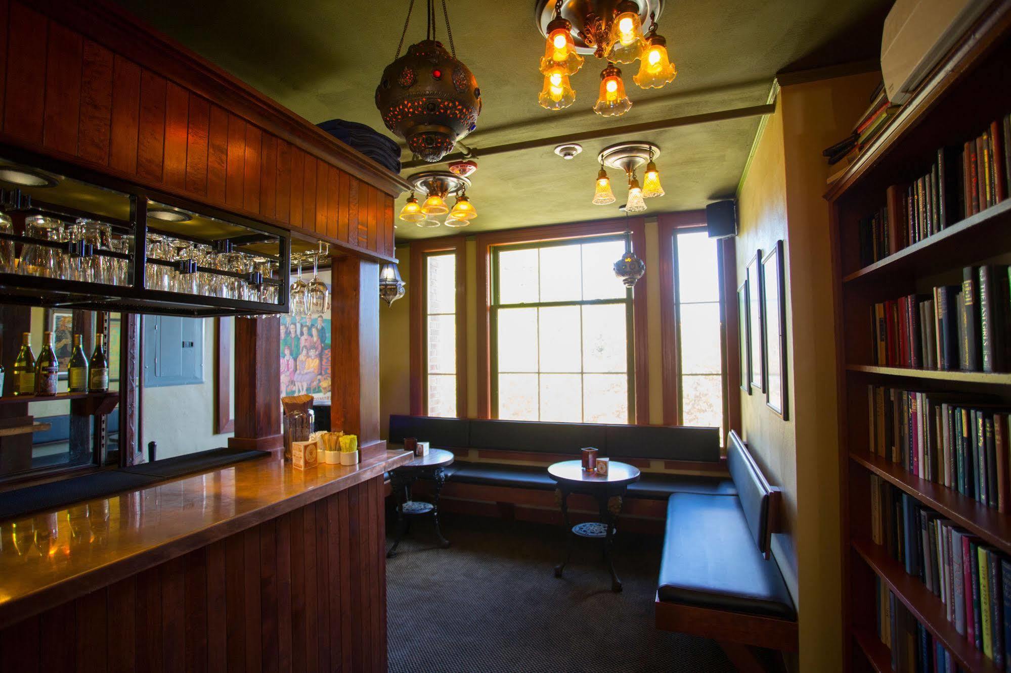 McMenamins Anderson School Hotel Bothell Buitenkant foto