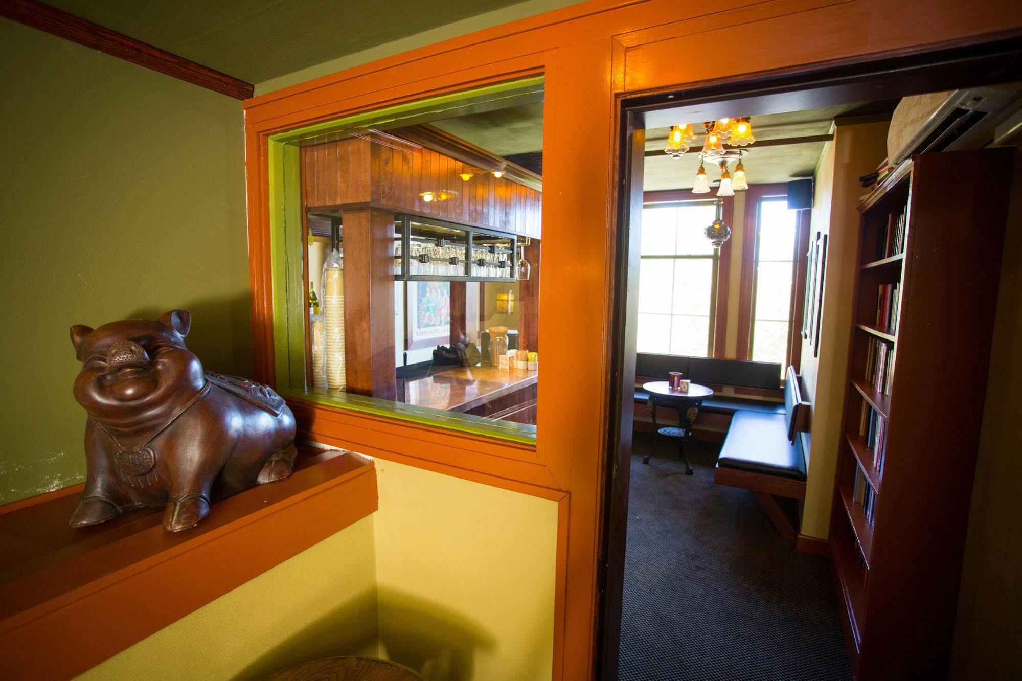 McMenamins Anderson School Hotel Bothell Buitenkant foto