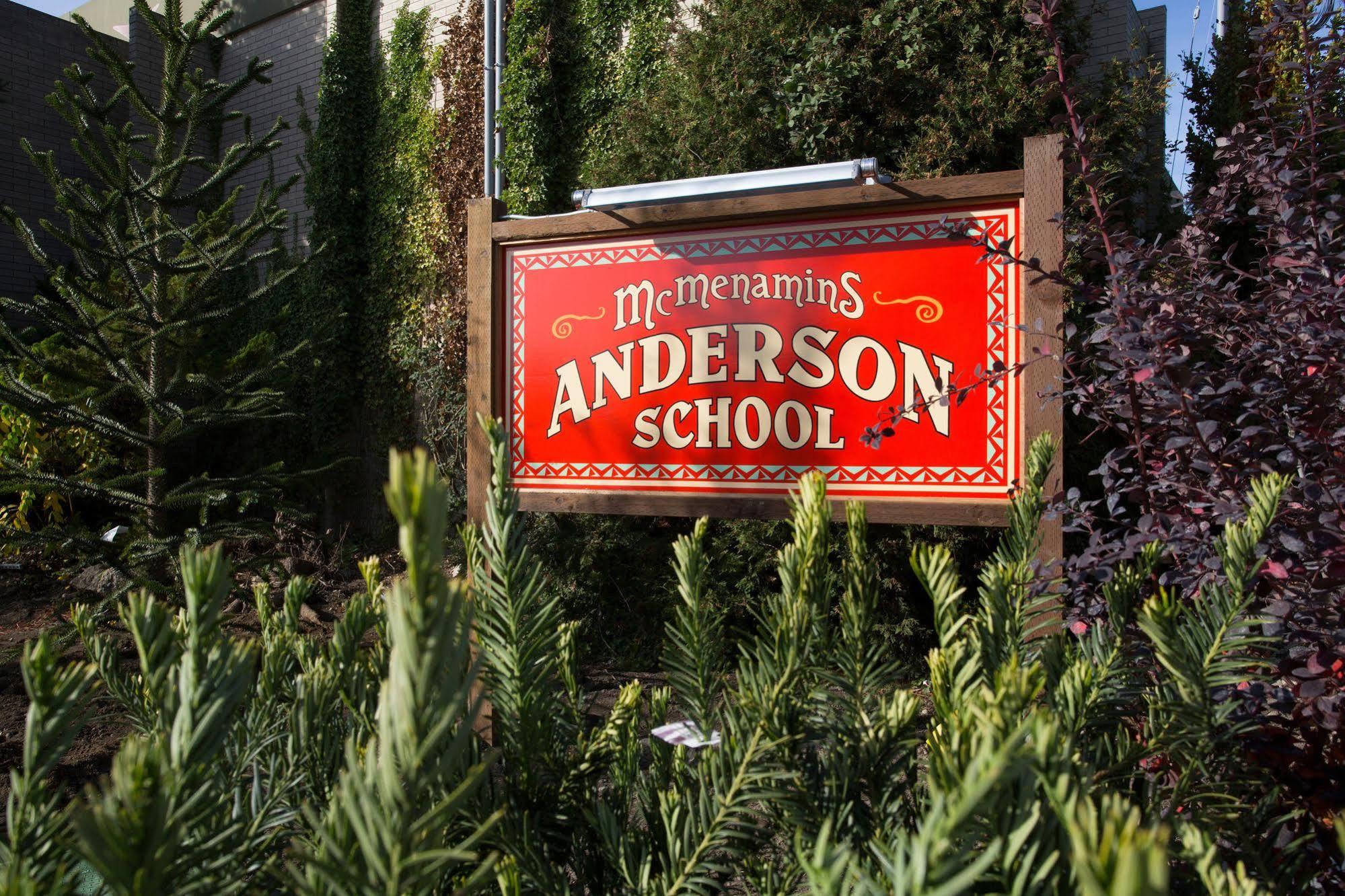 McMenamins Anderson School Hotel Bothell Buitenkant foto